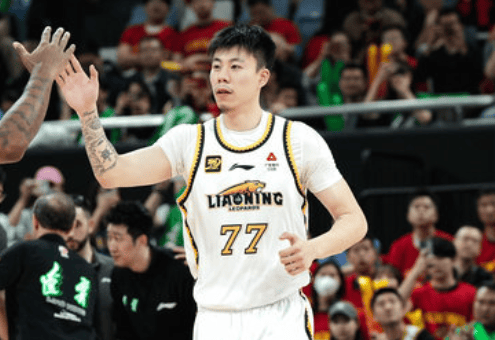 九鼎 媒体人: 很佩服张镇麟, 敢于在当打之年走出舒适区挑战未知